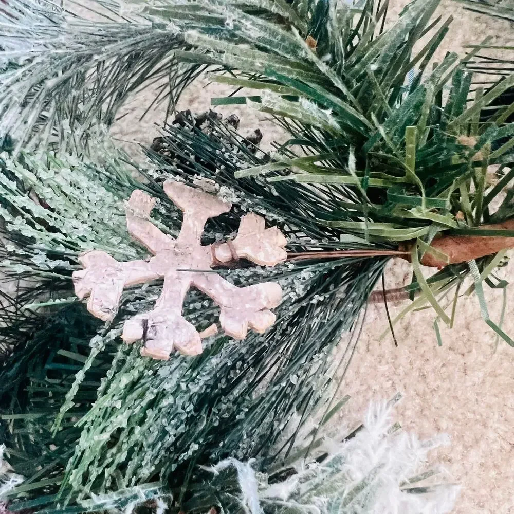 NWOT Ashland Holiday Woodland Snowflake Pinecone Snow Garland Decor